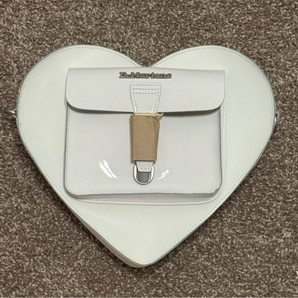 NWT Dr. Martens White Leather Heart Shaped Bag featuring the iconic heart - Picture 15 of 16